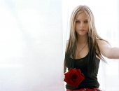 Avril Lavigne - Picture 83 - 1024x768