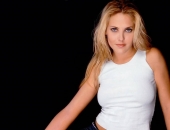 Mercedes McNab - Picture 41 - 1024x768
