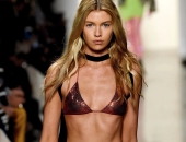 Stella Maxwell - Picture 5 - 2702x3962